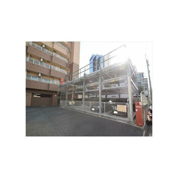 エコロジー鶴舞レジデンスの駐車場