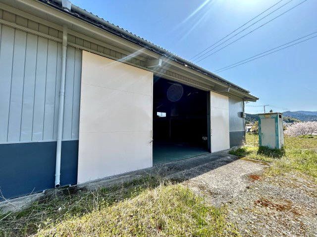 T様溝ノ口倉庫の庭
