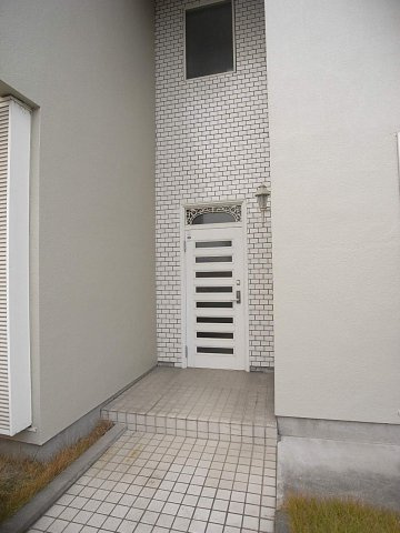 小山市中久喜１丁目の一戸建てのエントランス