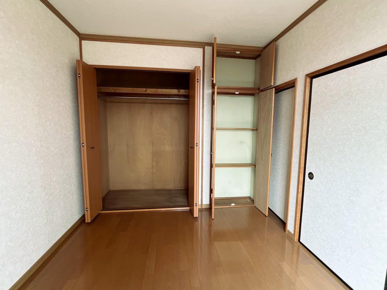 ルナハイツ Part 1の収納|6帖洋室の収納です