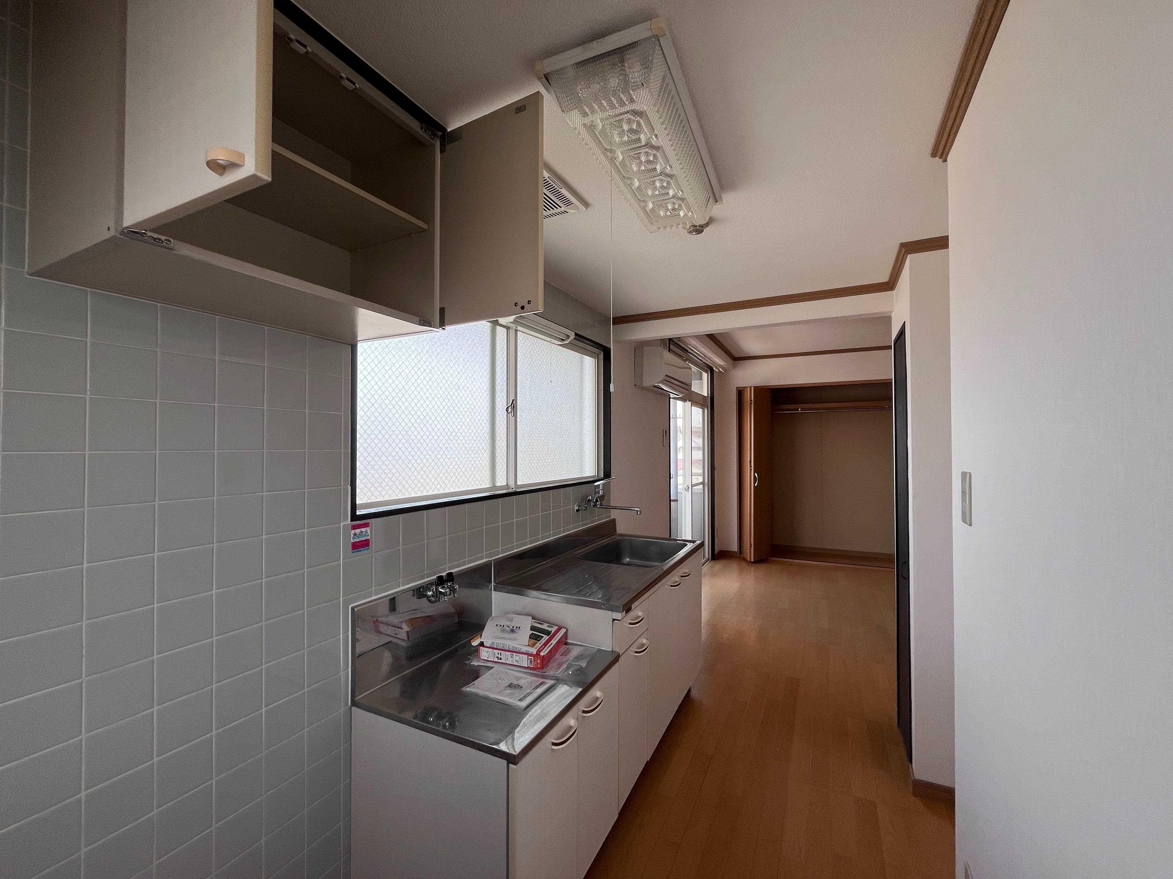 ルナハイツ Part 3の収納|キッチン収納