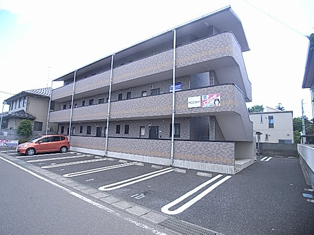 ナインズシャトーⅠの駐車場