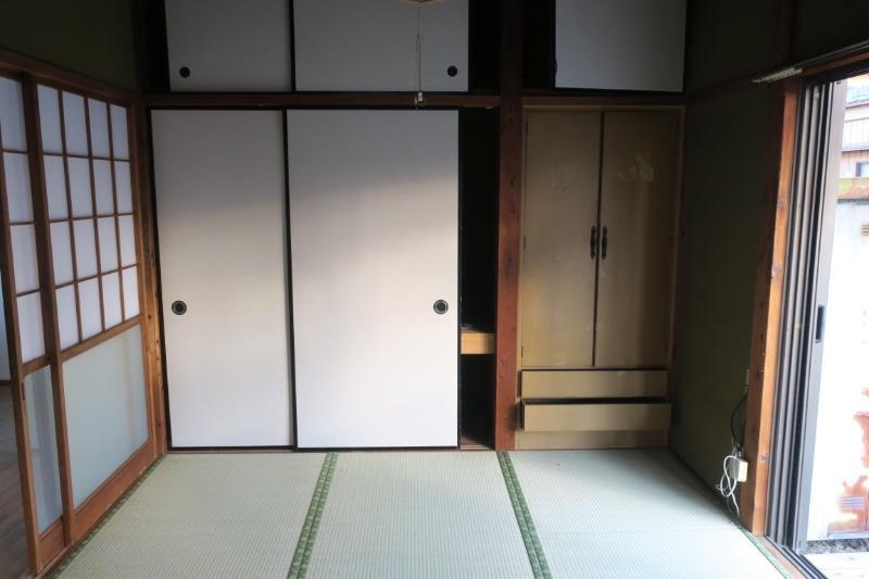 橋本貸家の居間・リビング|4.5帖和室・収納