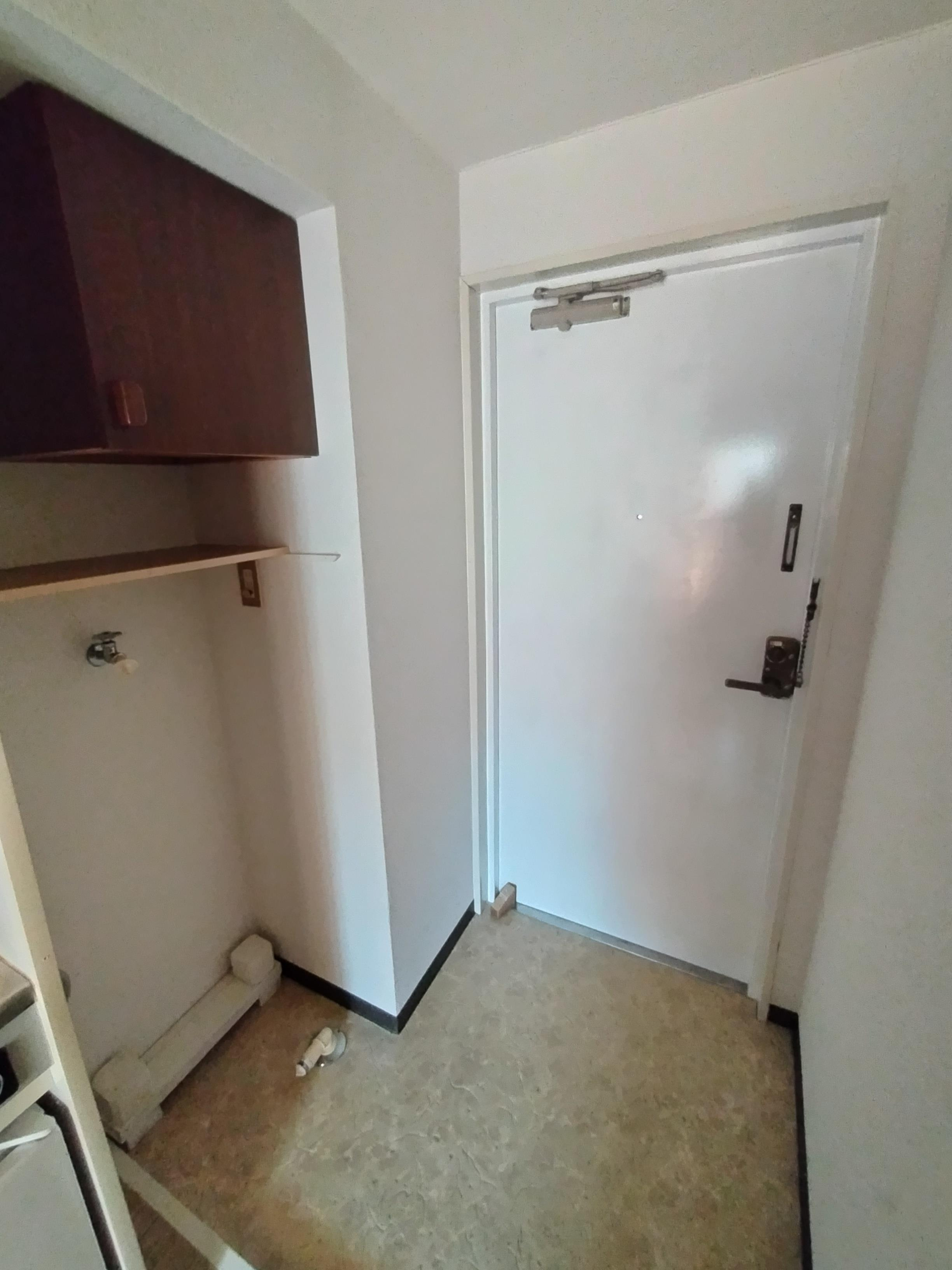 安武マンション駅東通りの玄関