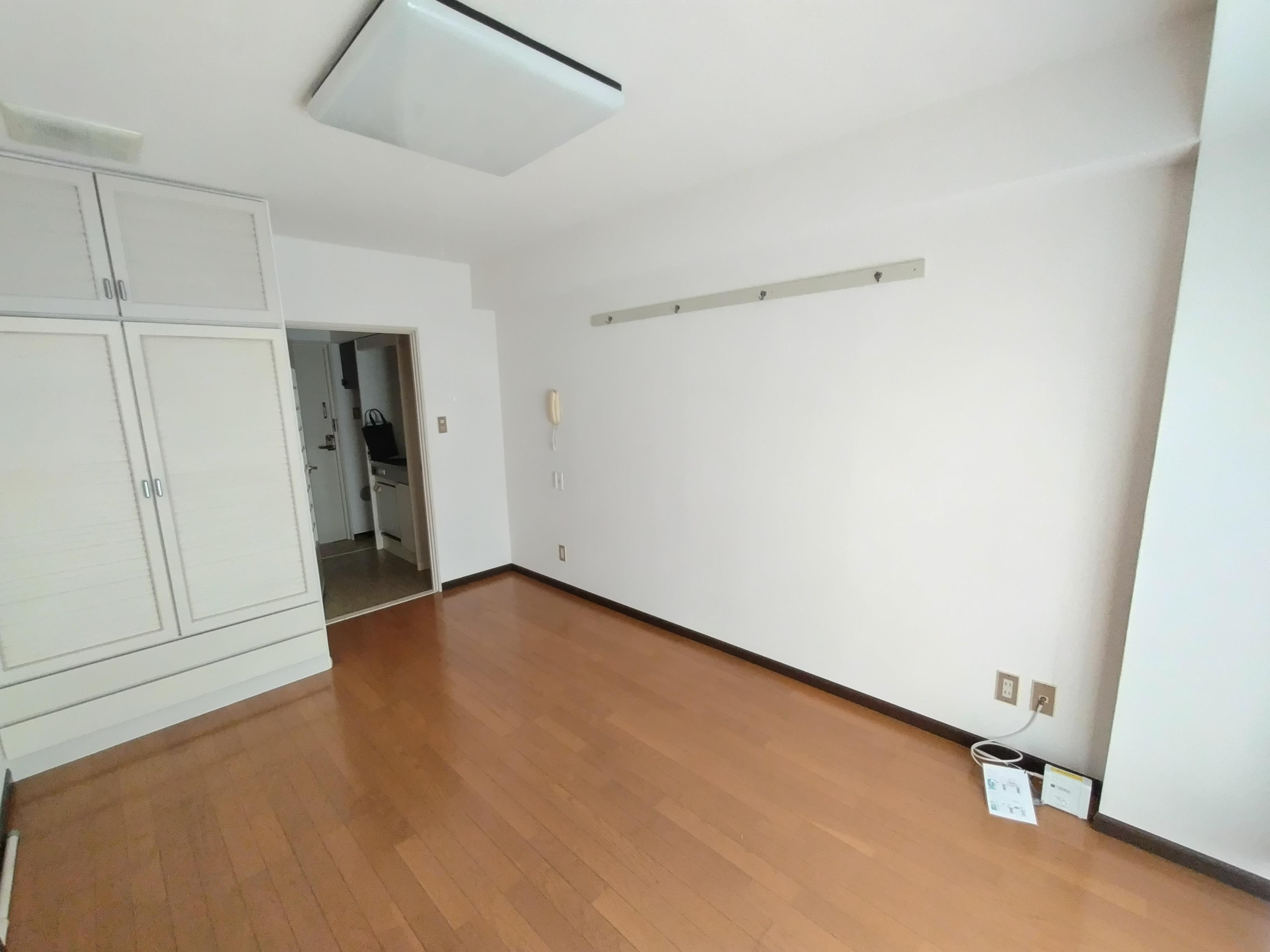 安武マンション駅東通りの洋室