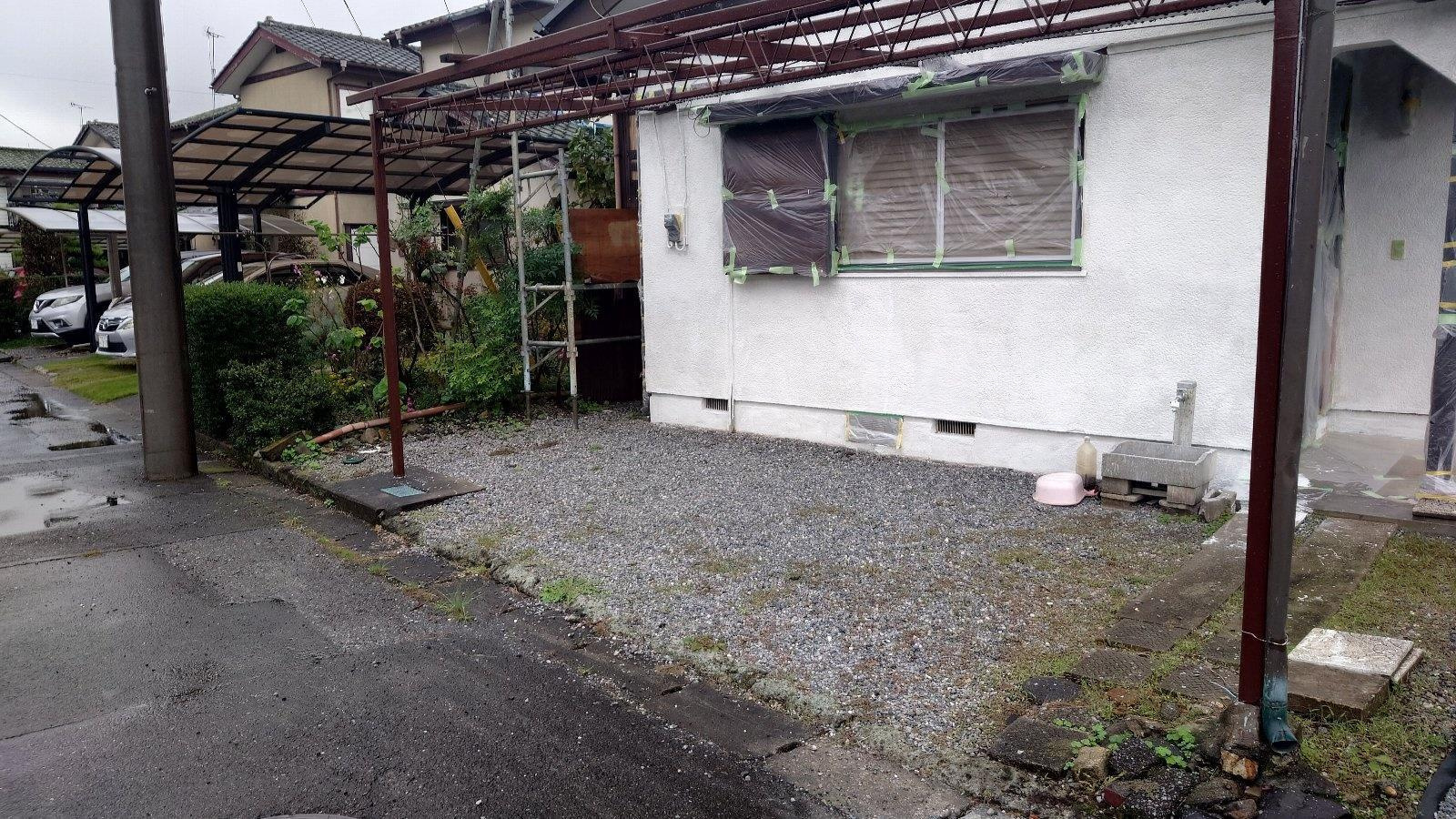 岩崎戸建の駐車場|カーポート