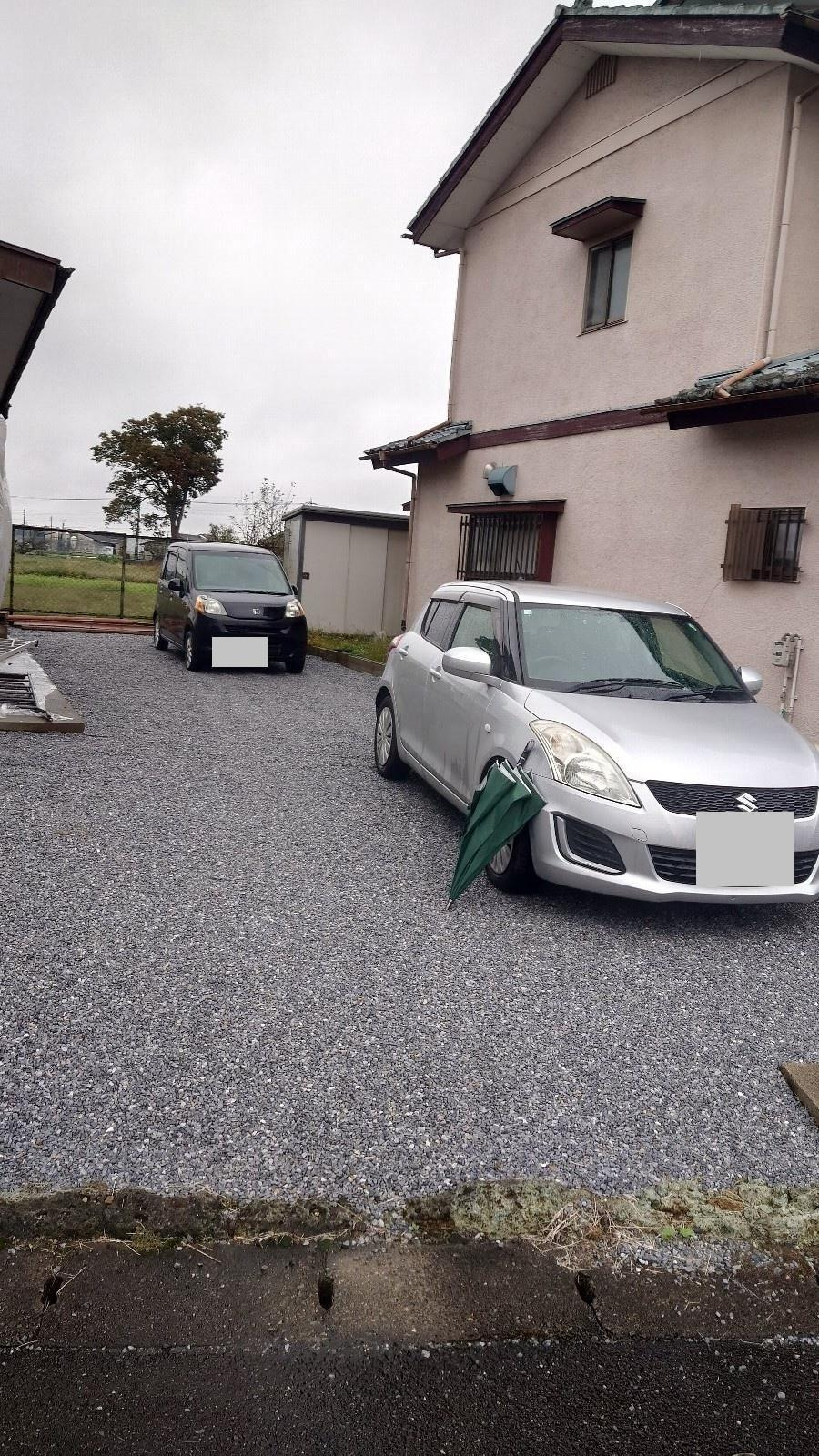 岩崎戸建の駐車場