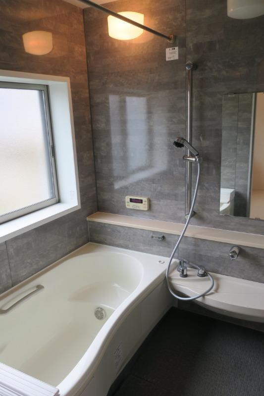 喜沢戸建ての浴室