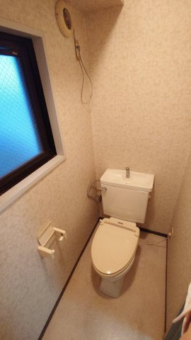 協栄マンションOYAMAのトイレ|※同間取りの701号室の写真です