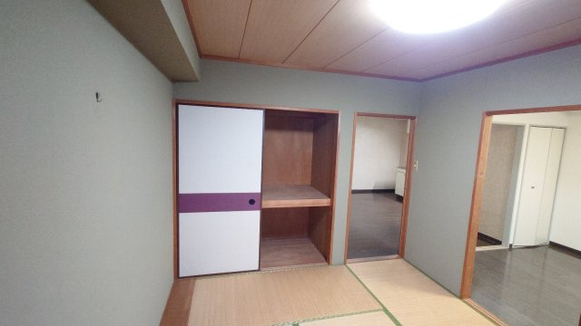 協栄マンションOYAMAの和室|6帖和室