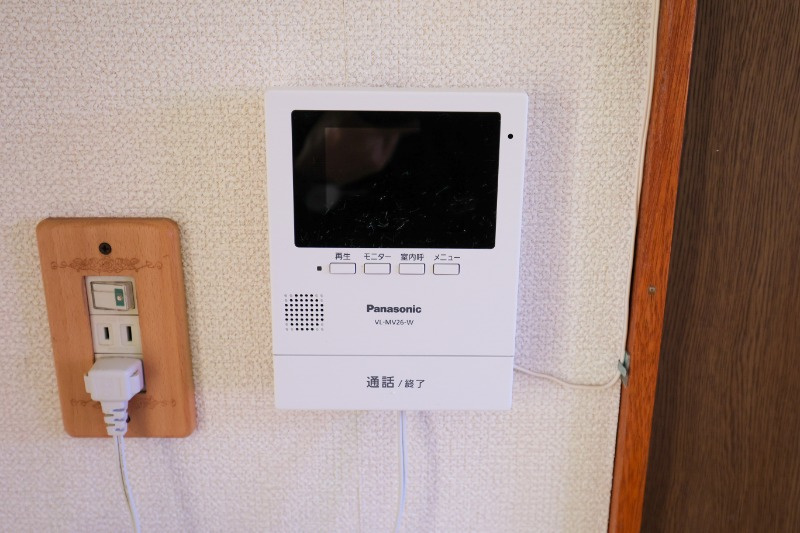 ストレイキャットのセキュリティ|モニター付きインターホン