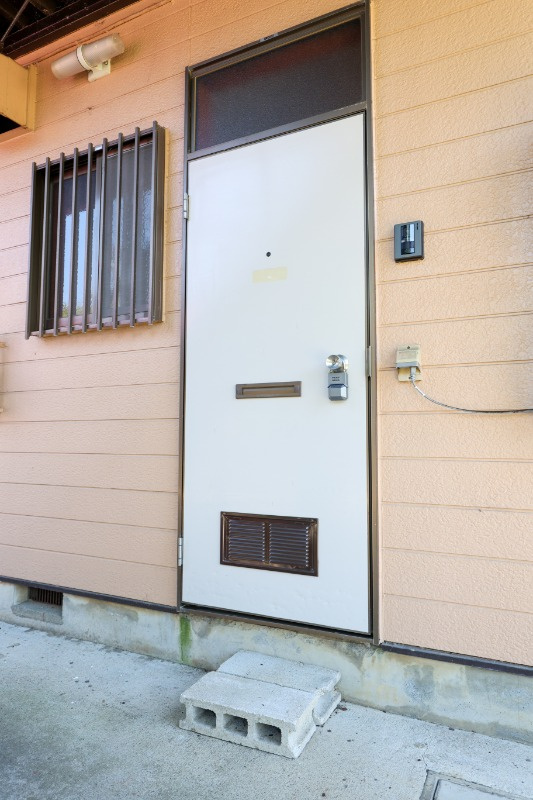 ストレイキャットの玄関