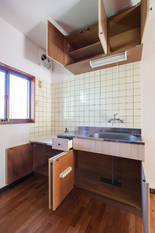 ストレイキャットのキッチン|キッチン収納