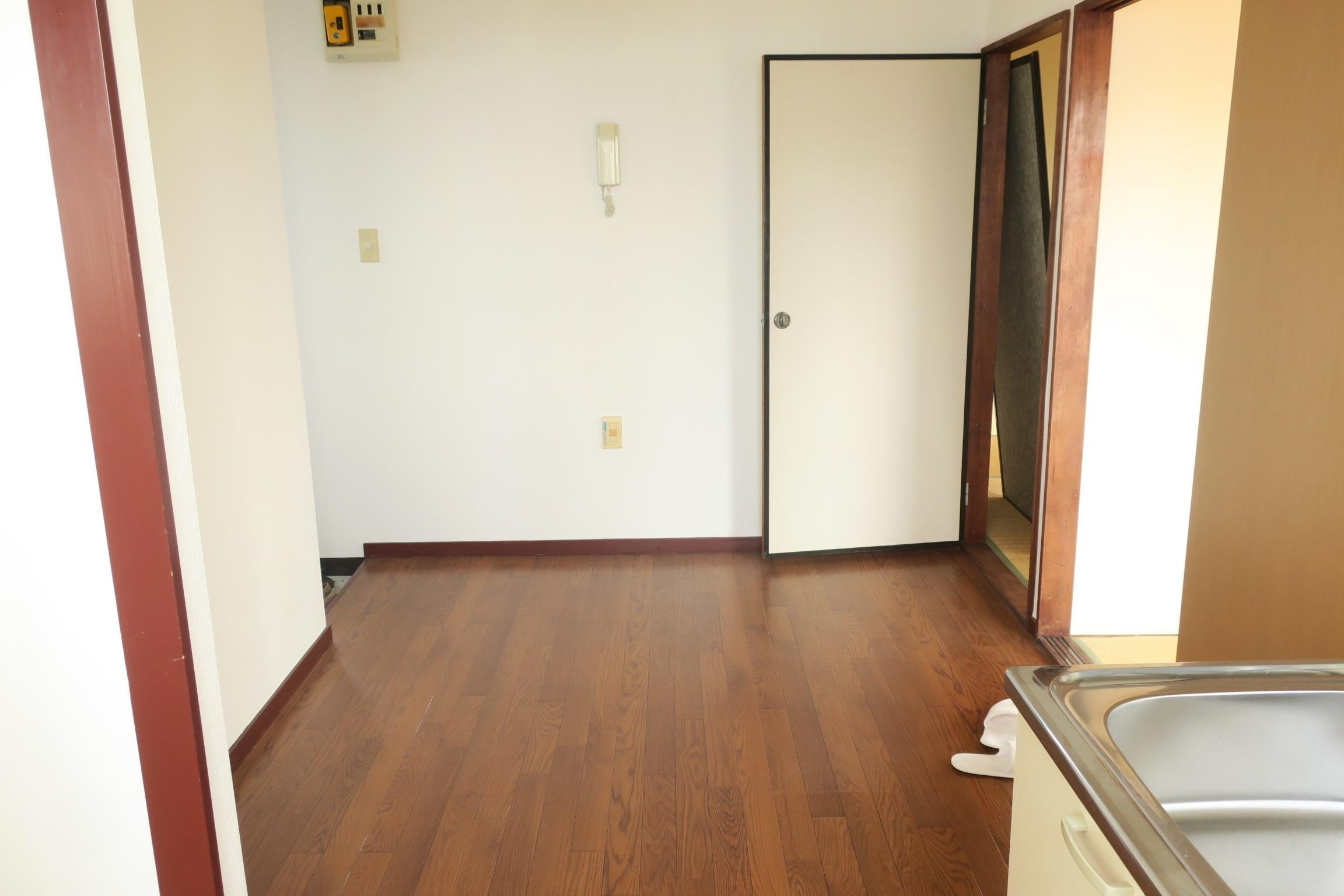 海老原ビルの居間・リビング