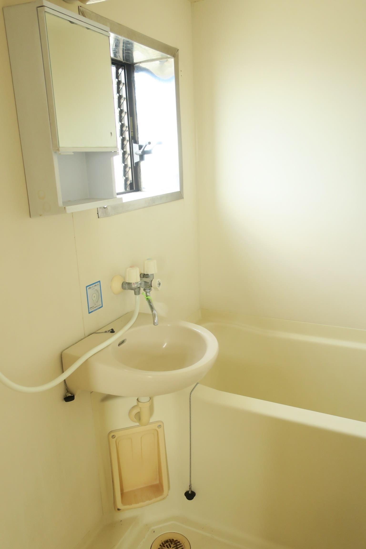 海老原ビルの浴室