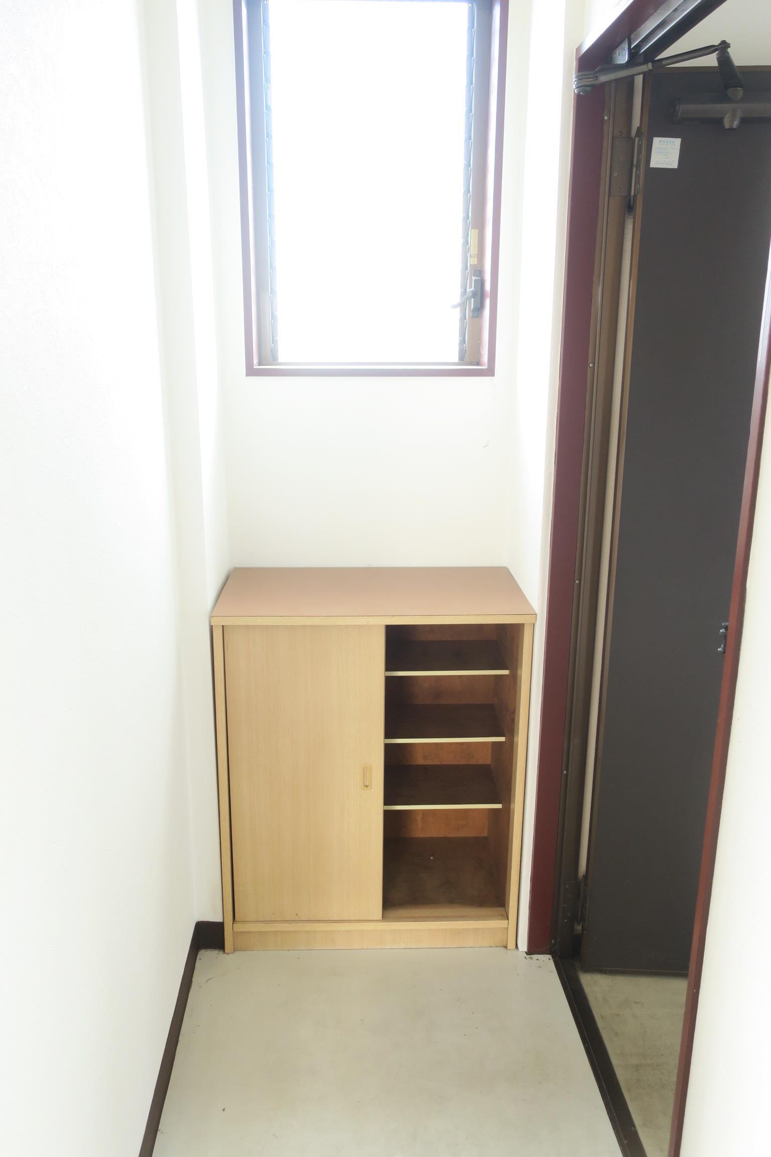 海老原ビルの玄関