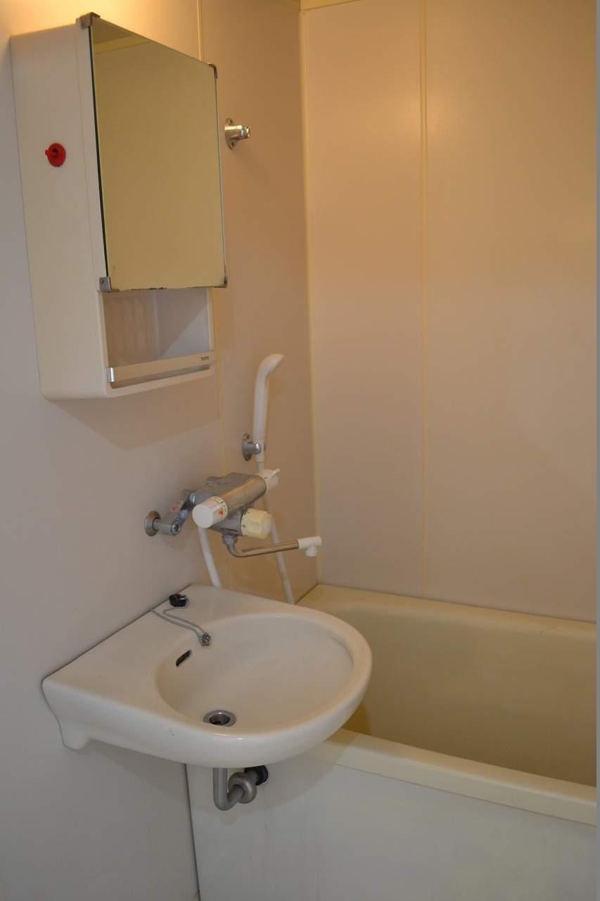 ヴィラあらいの浴室