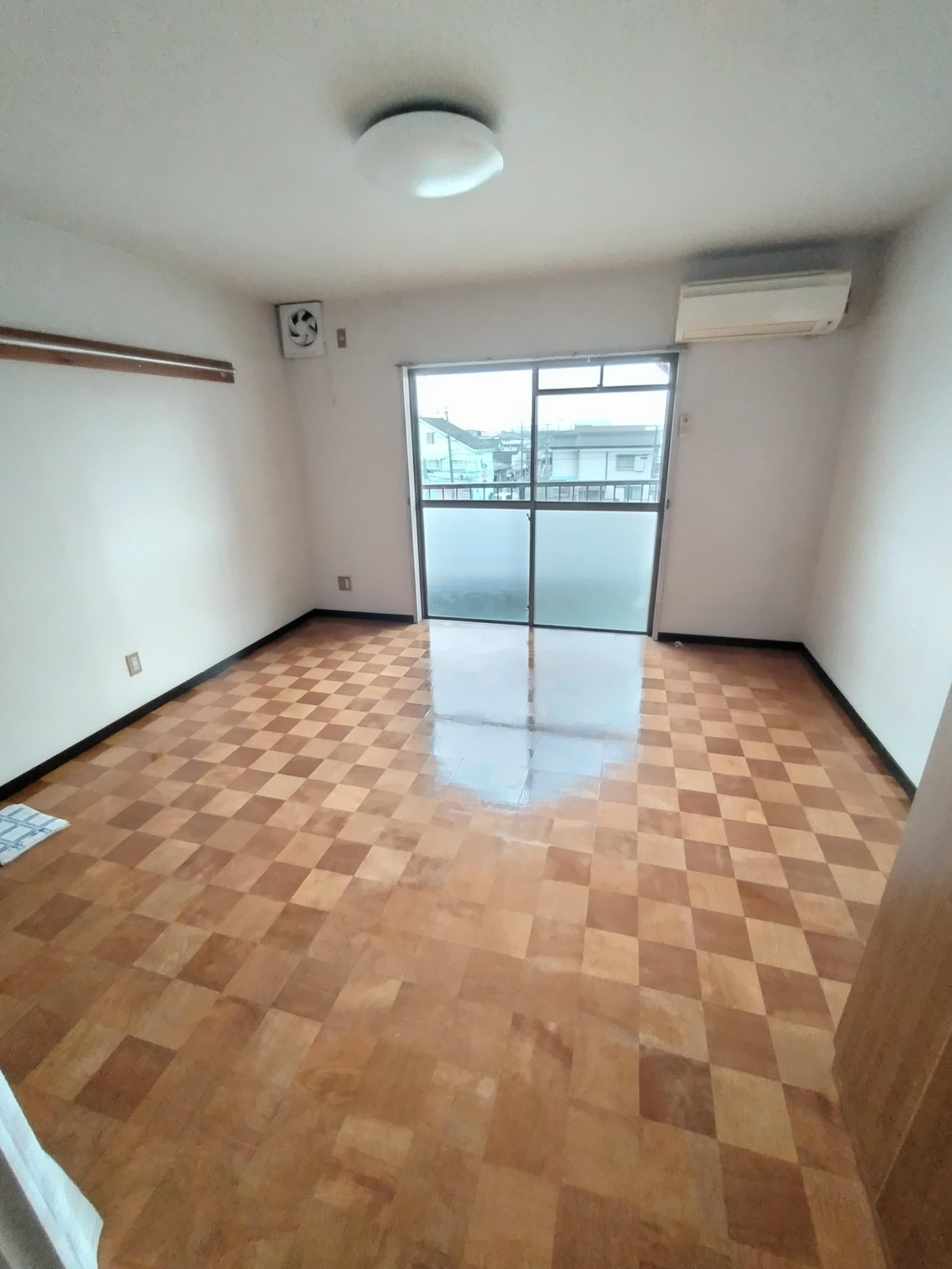 ヴィラあらいの居間・リビング