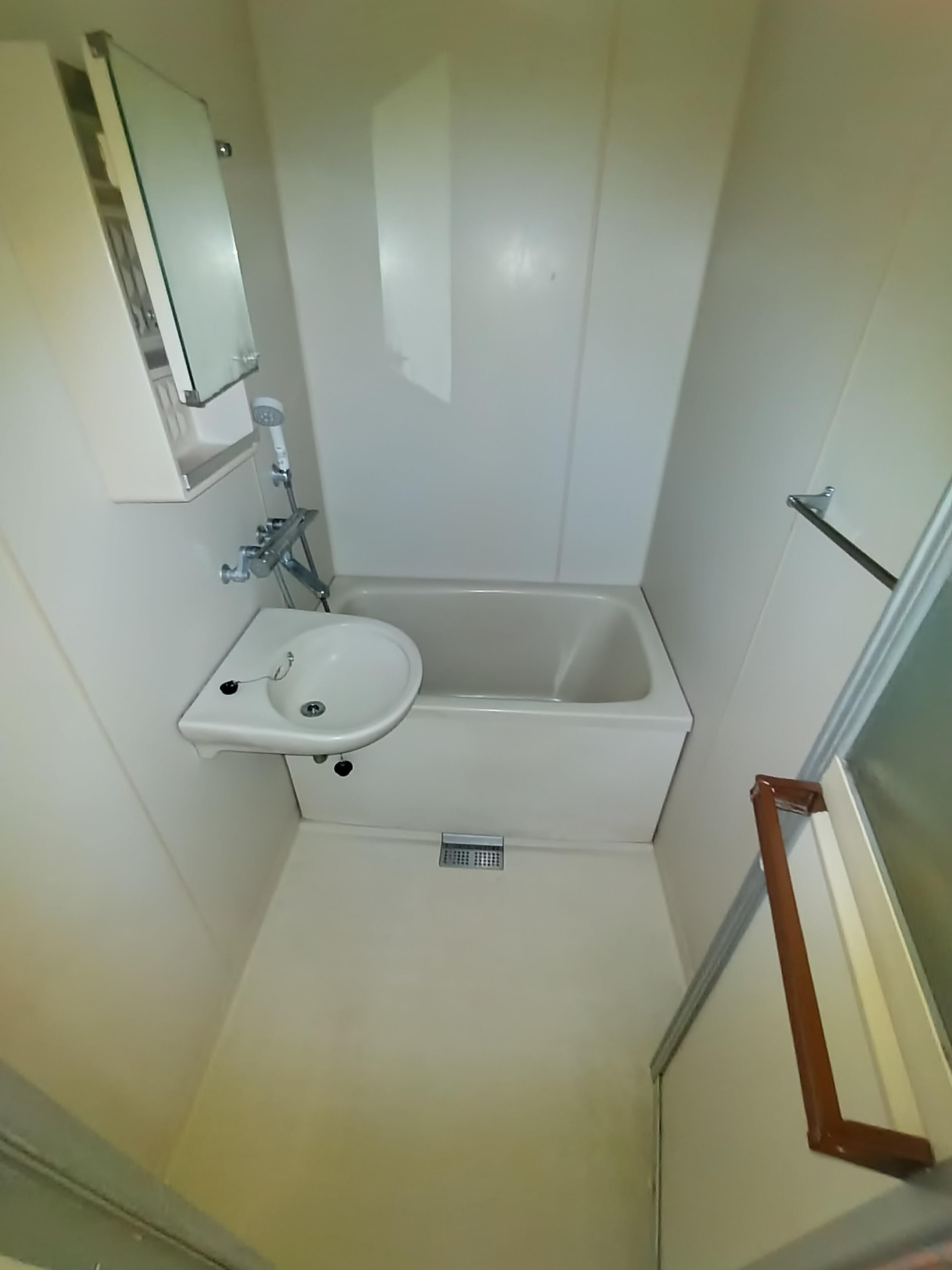 ヴィラあらいの浴室