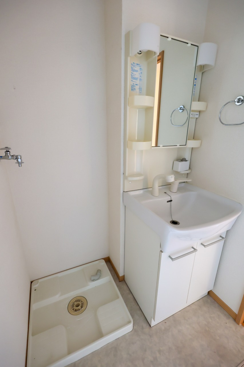 アムールレジデンスの洗面所|シャワー付き洗面台