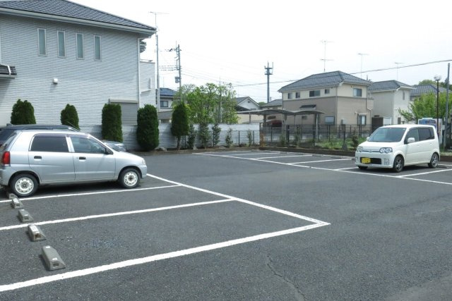 アムールレジデンスの駐車場|2台無料　平置き駐車場