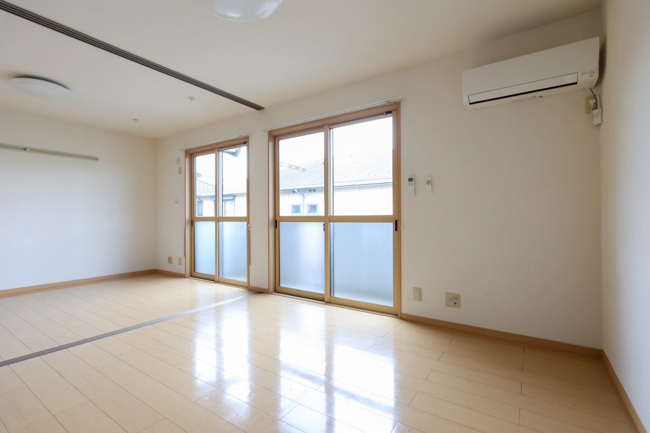 アムールレジデンスの居間・リビング