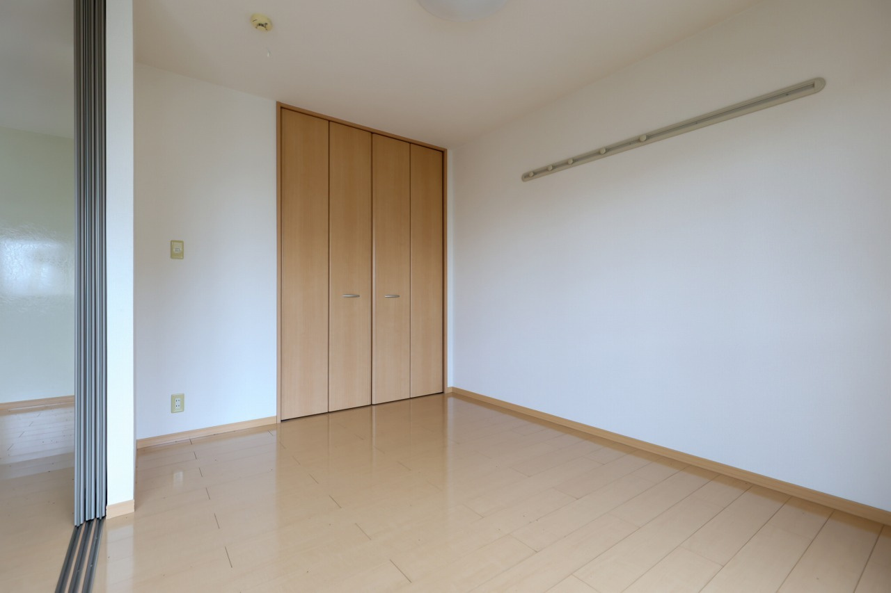 アムールレジデンスの洋室|リビング横6帖洋室