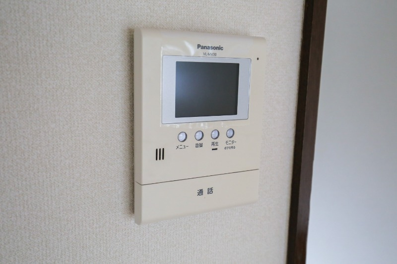 東雲ハイツのセキュリティ|モニター付きインターホン