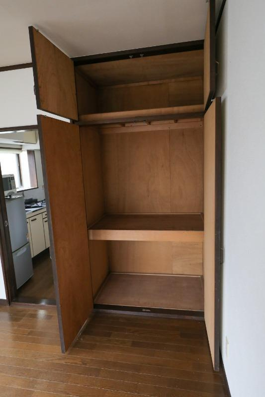 東雲ハイツの収納|7帖洋室内収納