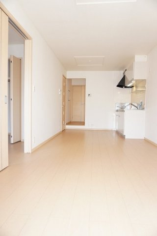 ジュネス　Ａの内装|明るい色調の室内です