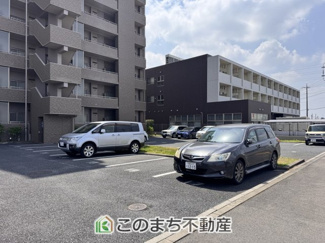 【駐車場】 | サーパス簗瀬西通り | 駐車場１台付無料でご利用頂けます。