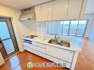 【キッチン】 | サーパス簗瀬西通り | 人気の対面式キッチン☆料理をしながらご家族とコミュニケーションが取れます♪