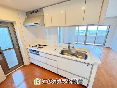 【キッチン】 | サーパス簗瀬西通り | 人気の対面式キッチン☆料理をしながらご家族とコミュニケーションが取れます♪