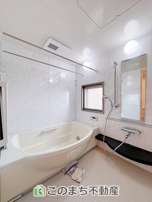 【浴室】 | サーパス簗瀬西通り | ゆったりと入れるフルオートバスはお子様との団らんバスタイムが楽しめます♪
足を伸ばしてゆったりくつろげる１坪バスルームです☆