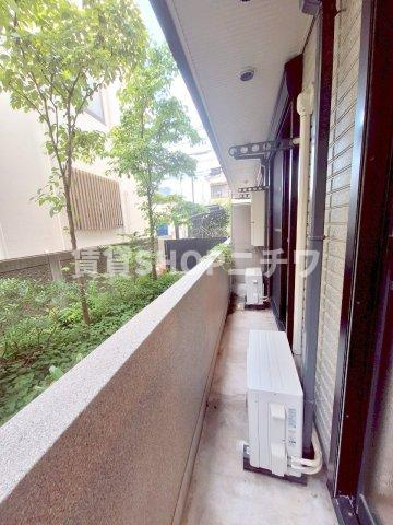 オーパス信濃町のバルコニー