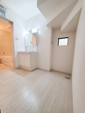 八潮市　　八條　新築戸建　全1棟の洗面所|施工例です