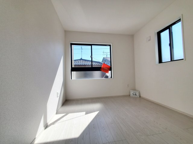 八潮市　　八條　新築戸建　全1棟の洋室|施工例です