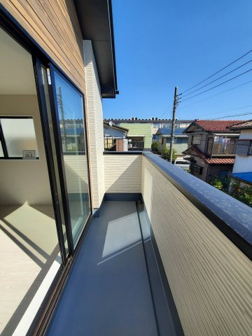 八潮市　　八條　新築戸建　全1棟のバルコニー|施工例です
