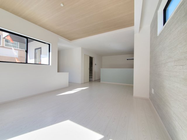 八潮市　　八條　新築戸建　全1棟の居間・リビング|施工例です