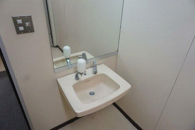 プラネットビルの洗面所