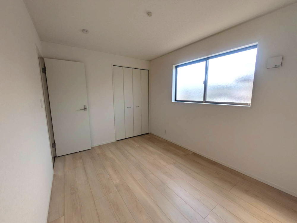 クレイドルガーデン西長戸３号棟　新築建売分譲(全5棟)　松山市西長戸第1-3号棟の洋室|落ち着いた色調の洋室です