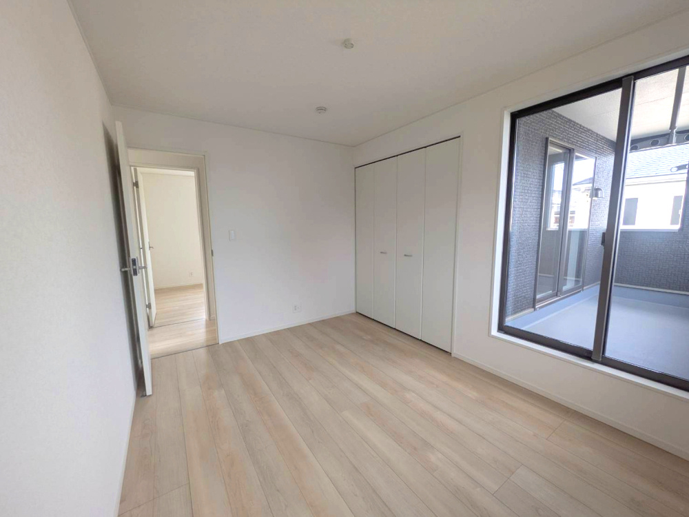 クレイドルガーデン西長戸３号棟　新築建売分譲(全5棟)　松山市西長戸第1-3号棟の洋室|個人の部屋や寝室として使える洋室です