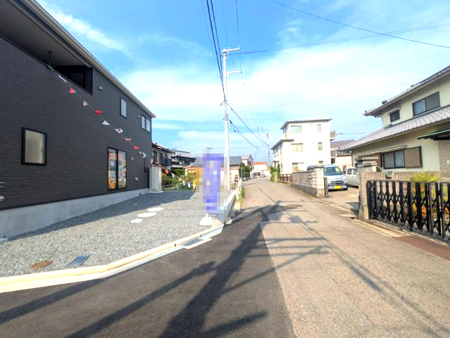 クレイドルガーデン西長戸３号棟　新築建売分譲(全5棟)　松山市西長戸第1-3号棟の前面道路含む現地写真|前面道路含む現地写真です