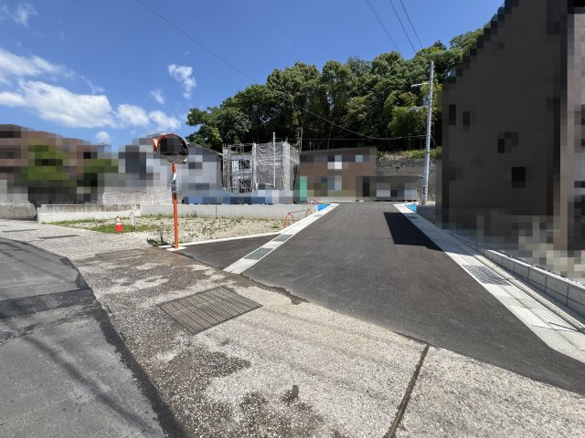 【前面道路含む現地写真】 | 高知市石立町/全8区画
