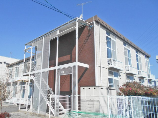 西宮市山口町上山口２丁目のアパートの外観