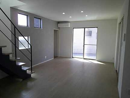 安芸郡熊野町中溝２丁目の居間・リビング