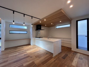 【キッチン】 | 2025年4月21日撮影