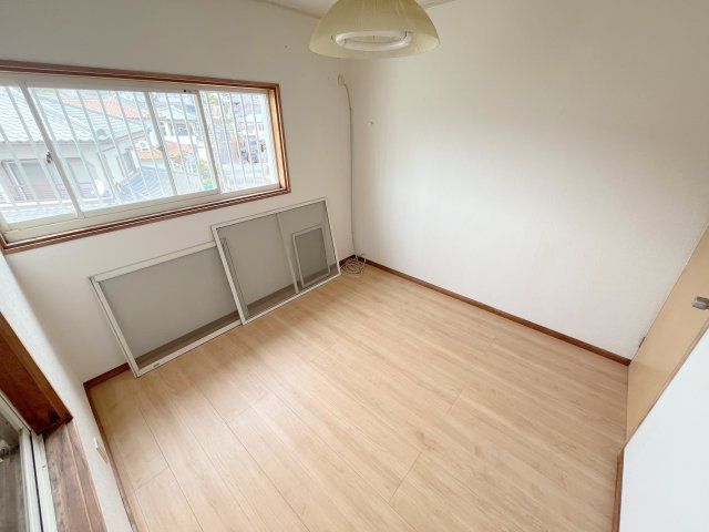 六条西2丁目戸建て（6-1-3）の洋室