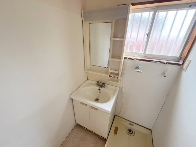 六条西2丁目戸建て（6-1-3）の洗面所