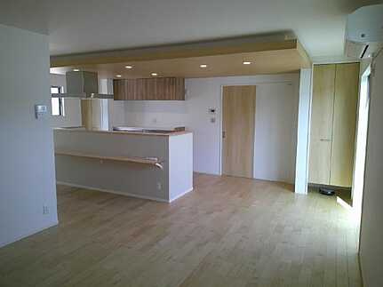 熊野町中溝2丁目の居間・リビング